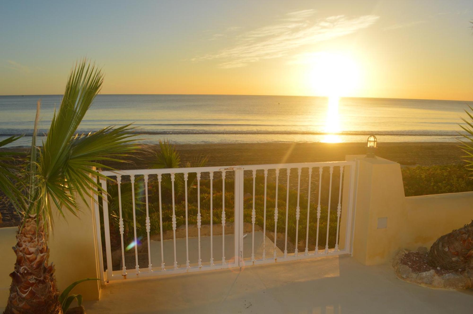 Excepcional Apartamento Amanecer Al Borde De Playa Y Mar, En Chalet Roquetes Alicante Eksteriør billede