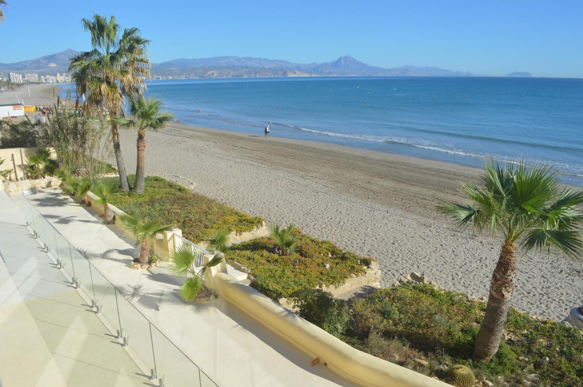 Excepcional Apartamento Amanecer Al Borde De Playa Y Mar, En Chalet Roquetes Alicante Eksteriør billede